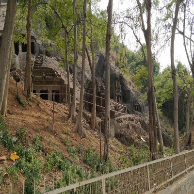 Undavalli Caves Places to See